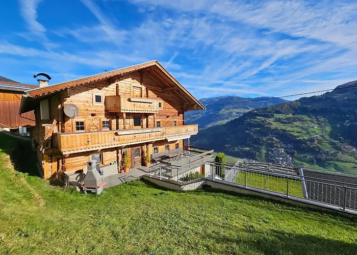 בית נופש In Mayrhofen Near Slopes *