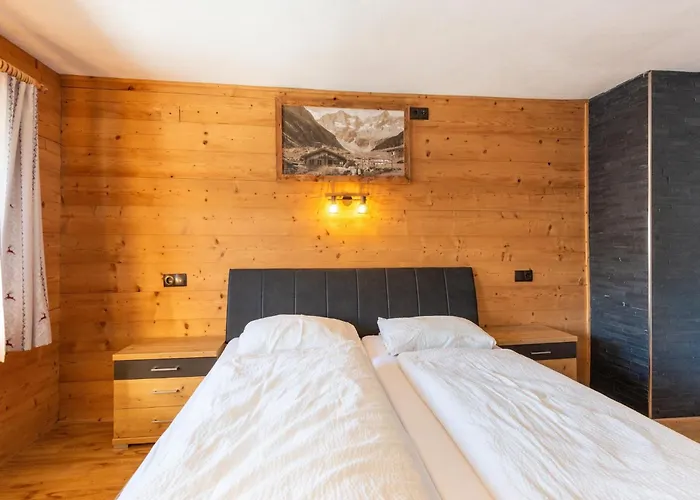 בית נופש In Mayrhofen Near Slopes *