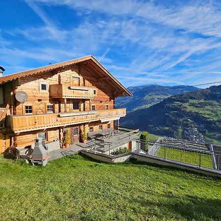 Casa de Férias In Mayrhofen Near Slopes *