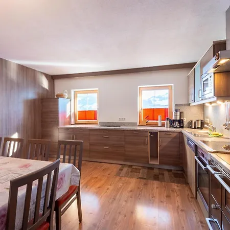 펜션 In Mayrhofen Near Slopes *